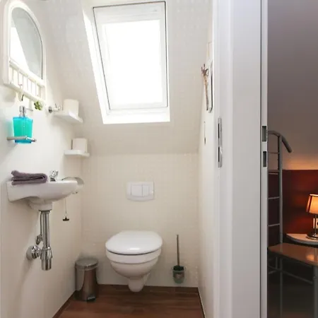 Ferienhaus Leuchtfeuer بيت للعطل Krummhörn